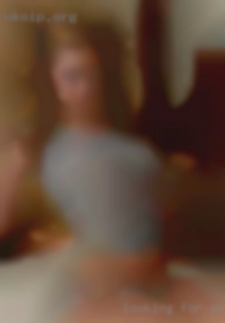 Looking for an older dominant Pueblo, CO family woman.